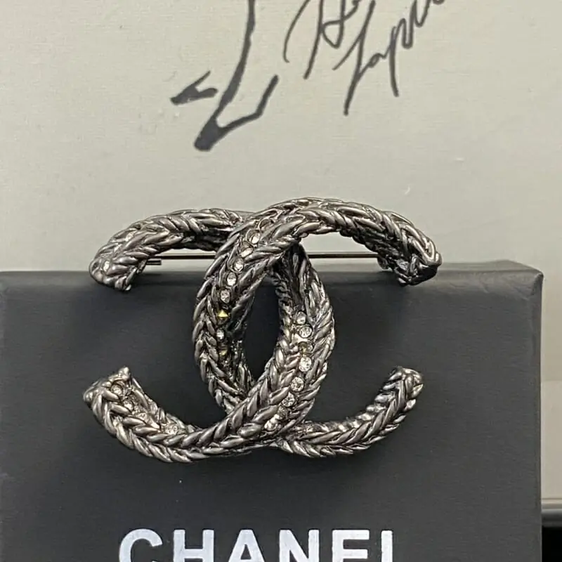 chanel brooches pour femme s_12050734